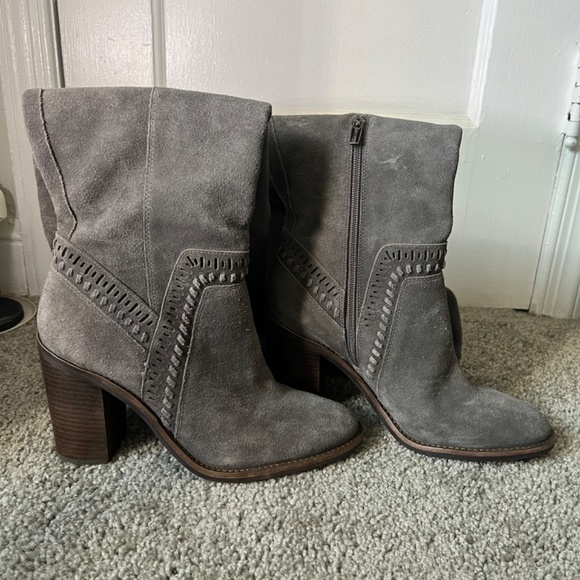 NEW Vince Camuto Madolee Over the Knee Taupe Suede Boots - W10 - Picture 4 of 10